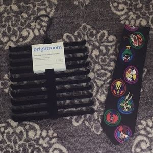 VTG Looney Tunes Mania 1993 Tie + New (2) Pack Velvet Tie/ Belt Holders